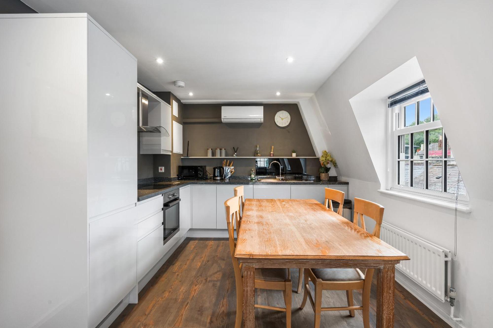 Queens Place - 1 Bedroom