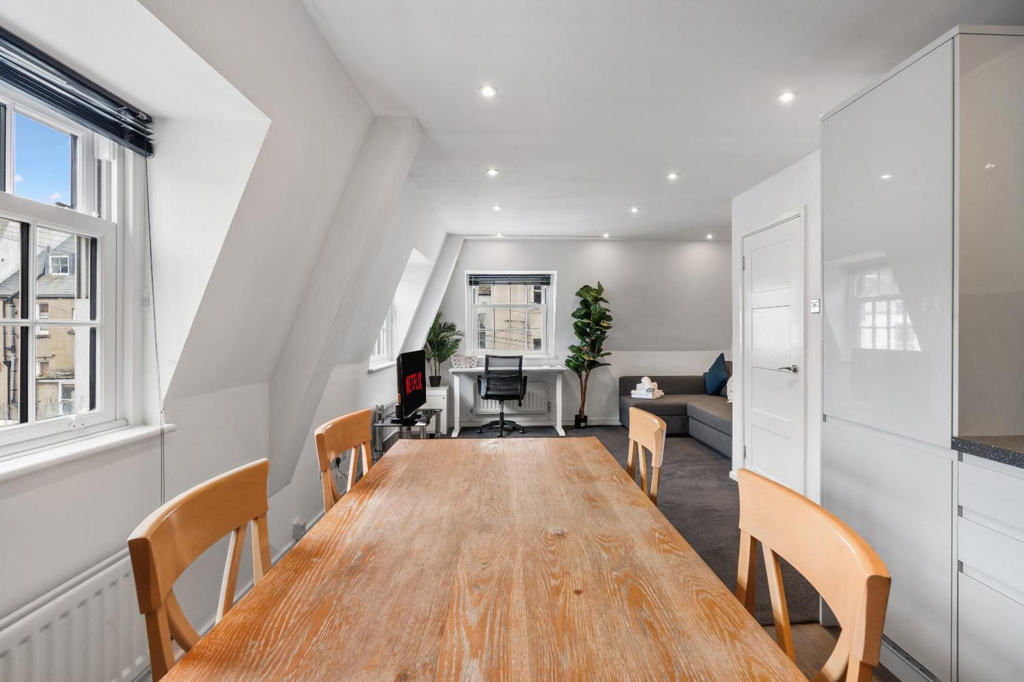 Queens Place - 1 Bedroom * Hove