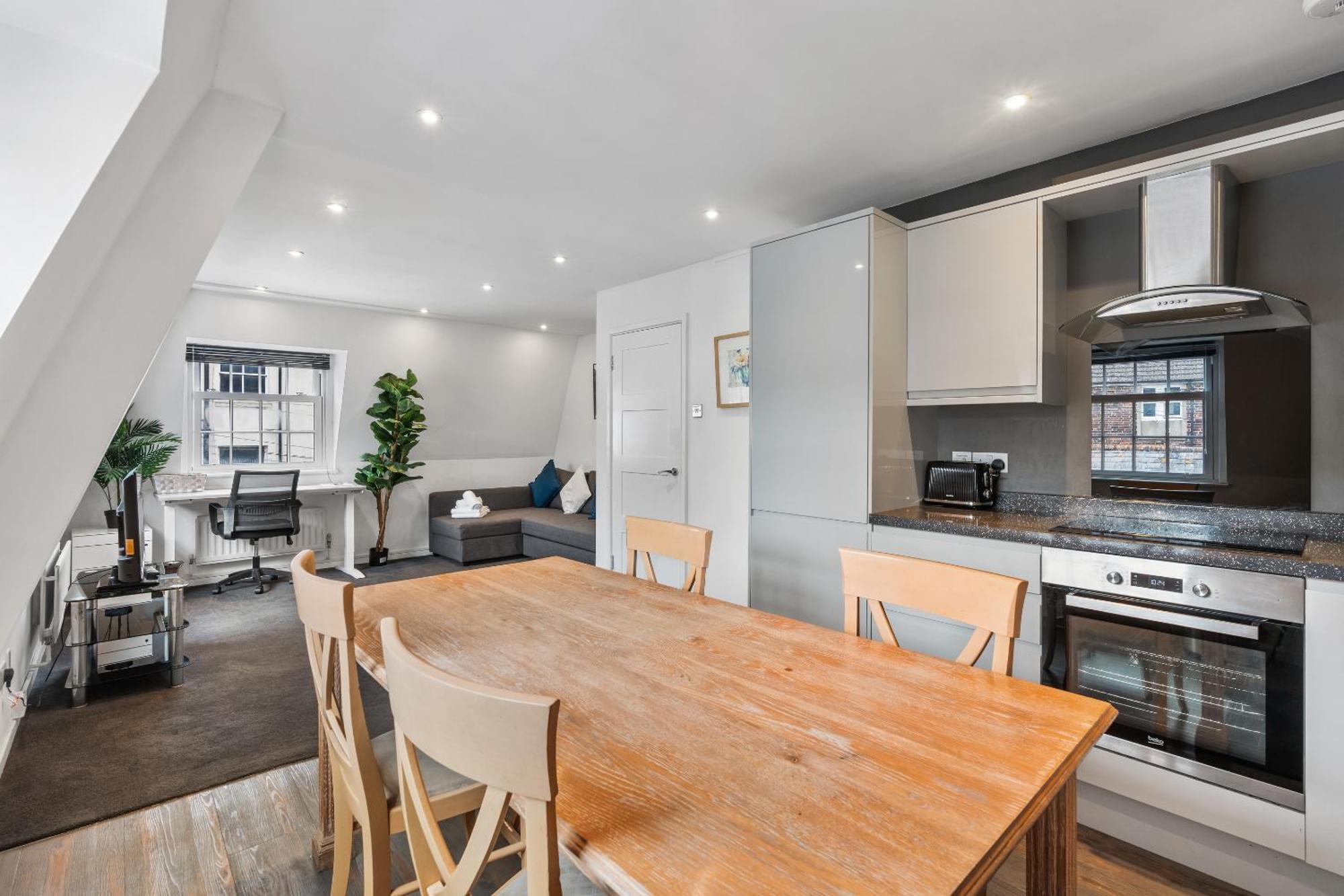 Queens Place - 1 Bedroom *