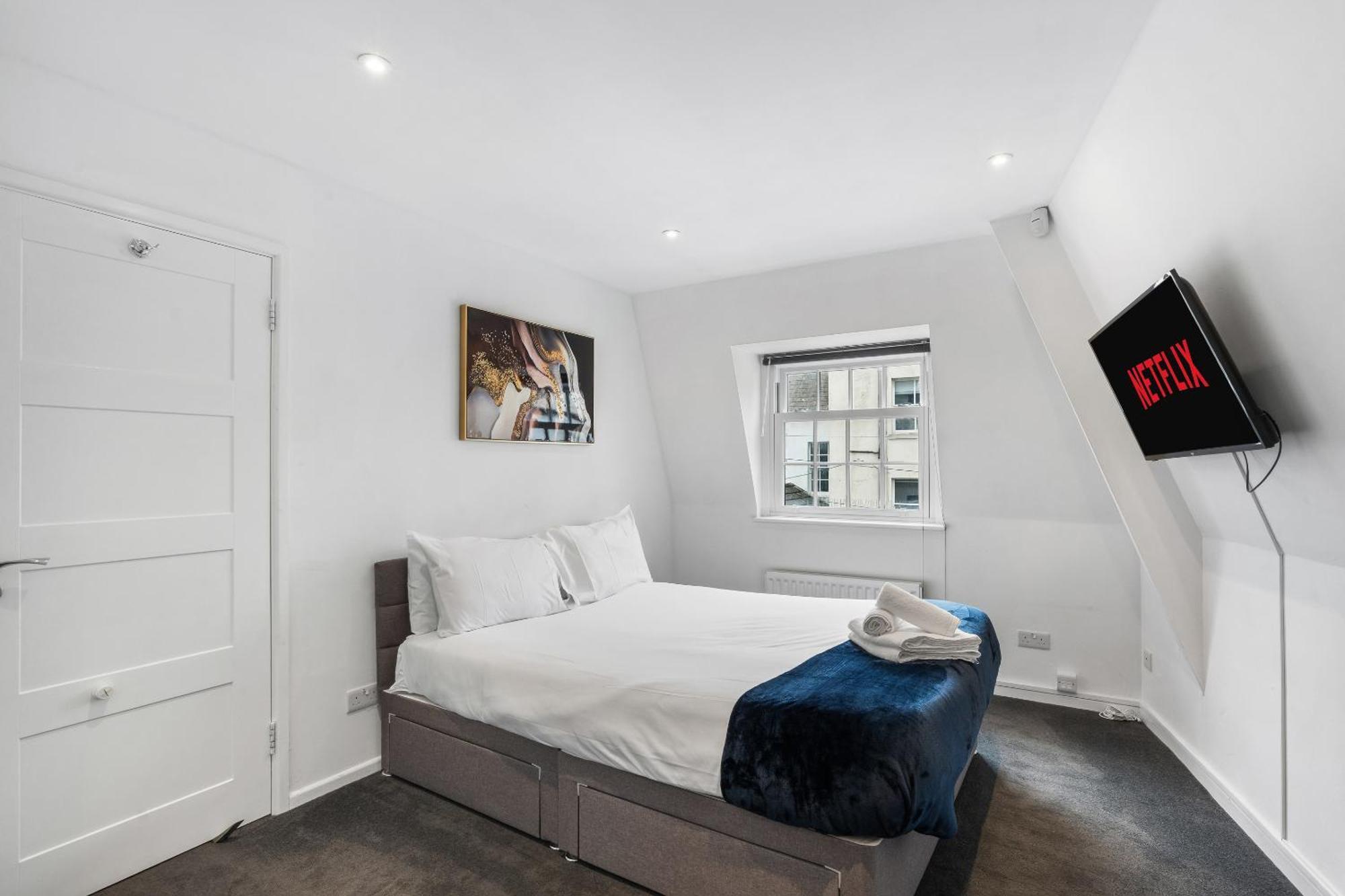 Queens Place - 1 Bedroom